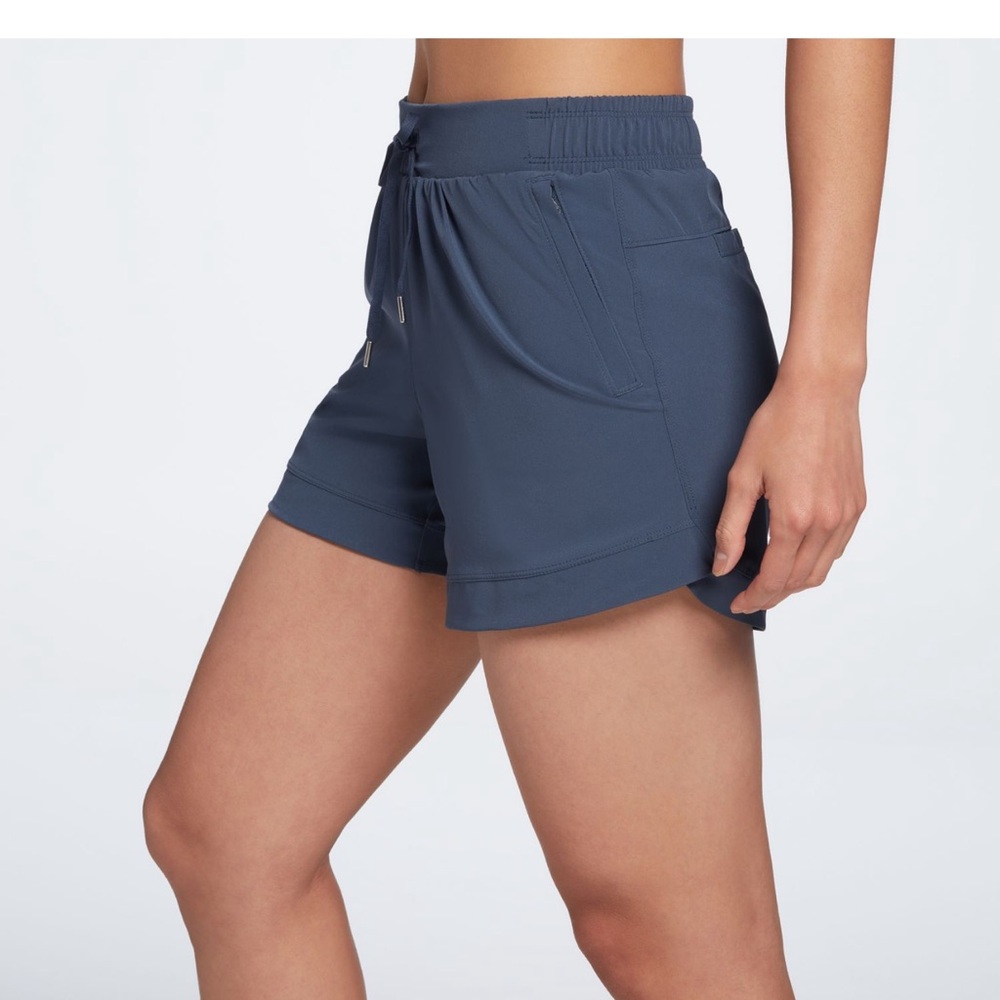 Calia by Carrie Underwood Journey woven shorts